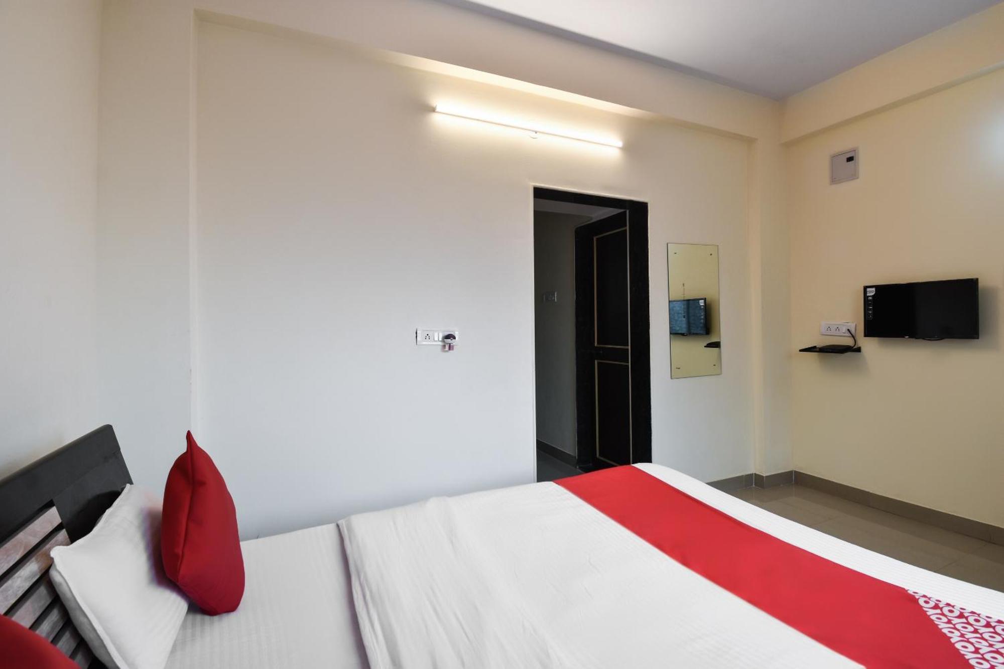 Hotel O Felicita Inn Near Seasons Mall Kharadi Exteriör bild