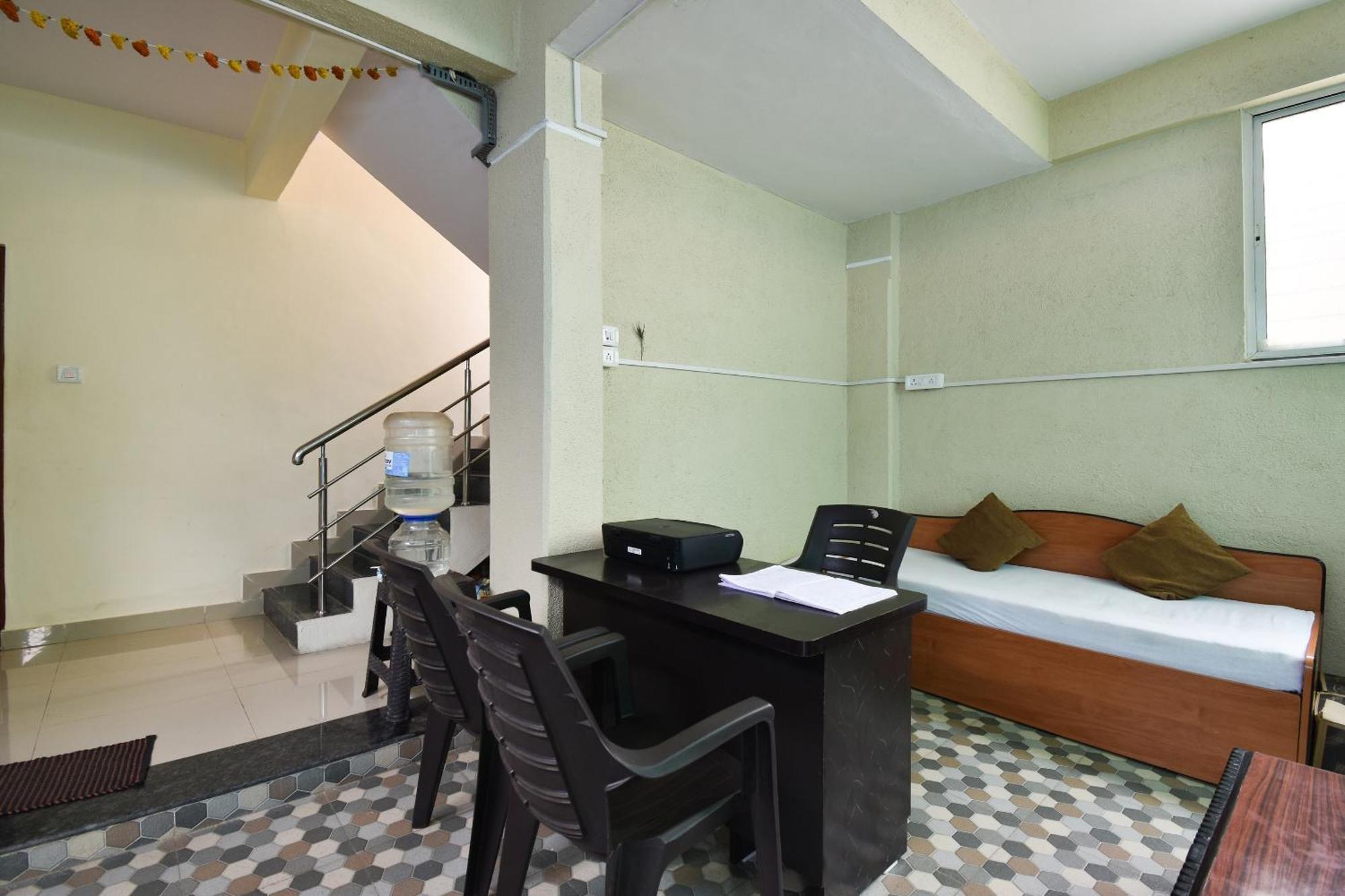 Hotel O Felicita Inn Near Seasons Mall Kharadi Exteriör bild